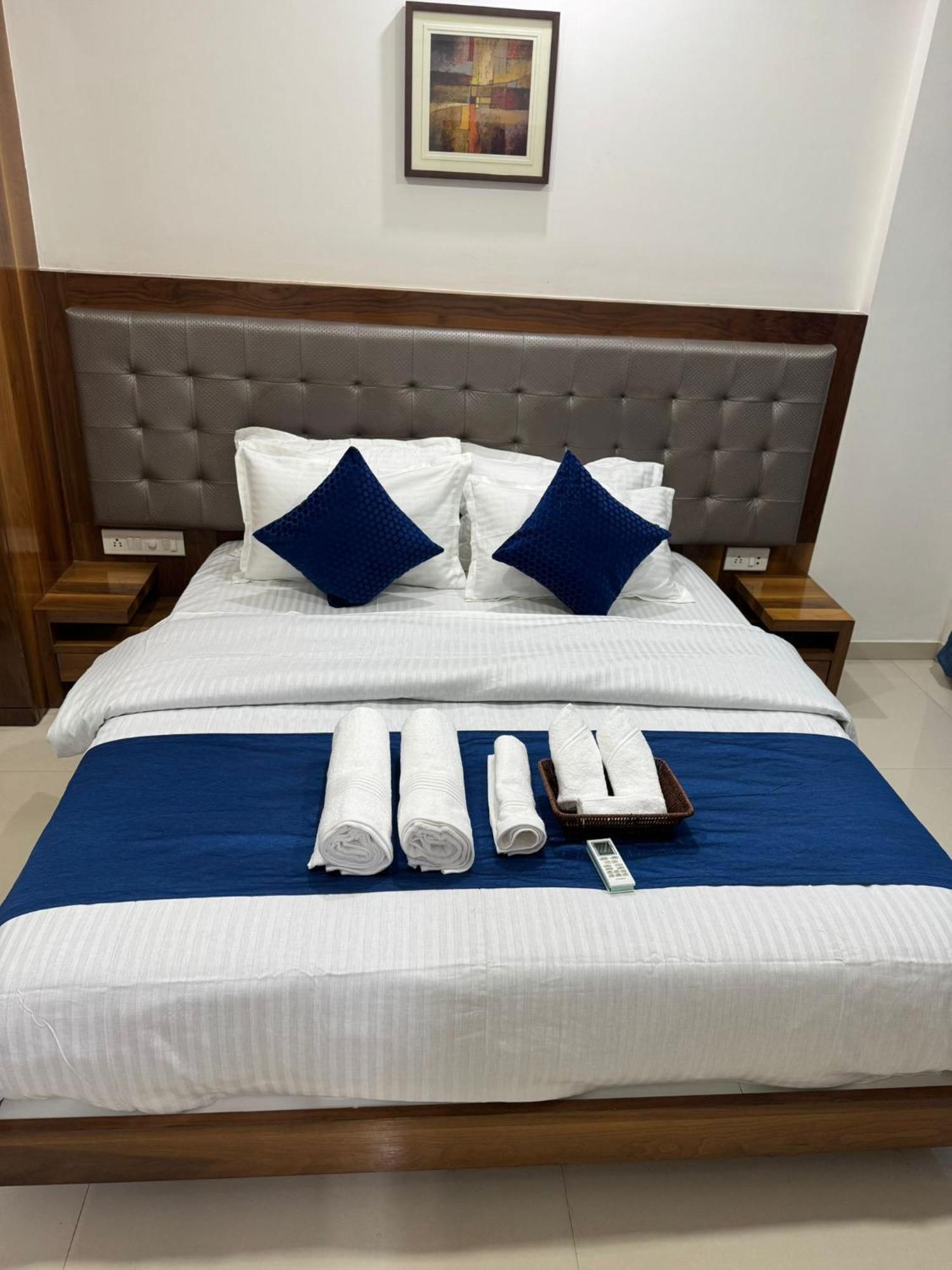 Luna Spaces- Near Mumbai International Airport Luaran gambar