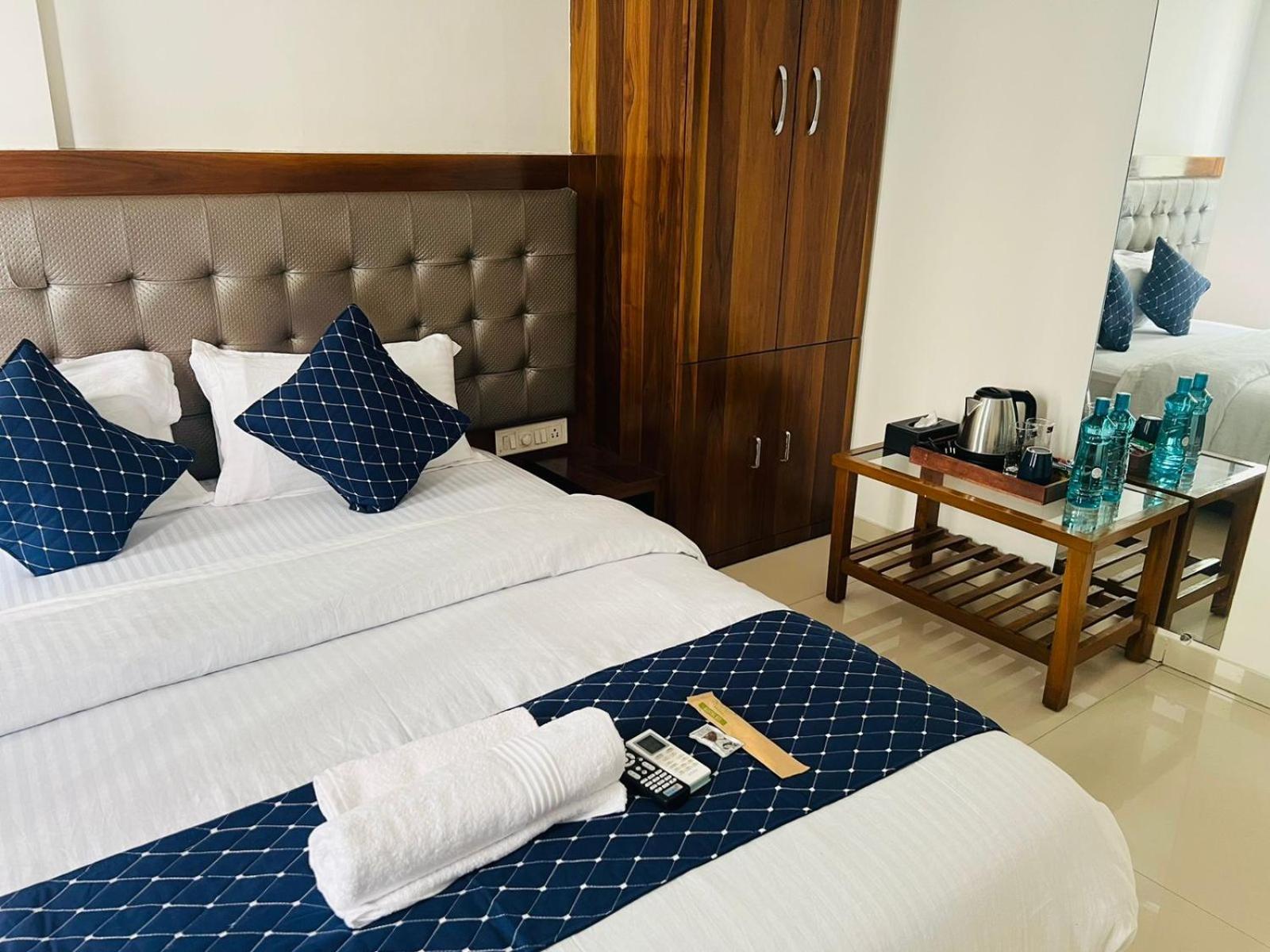 Luna Spaces- Near Mumbai International Airport Luaran gambar